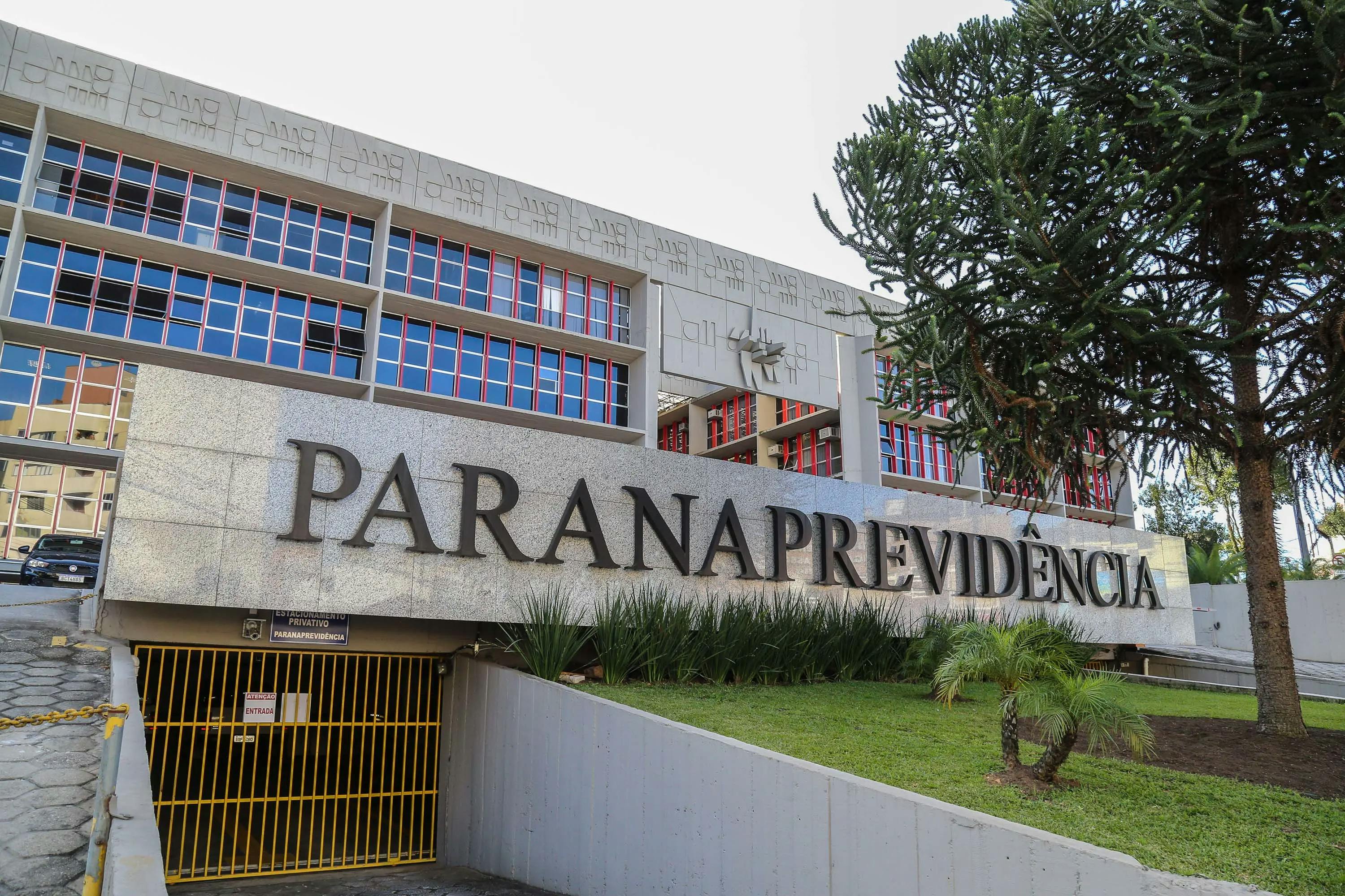 Milhares de aposentados e pensionistas do Paraná tiveram seus benefícios bloqueados. Saiba como desbloquear.